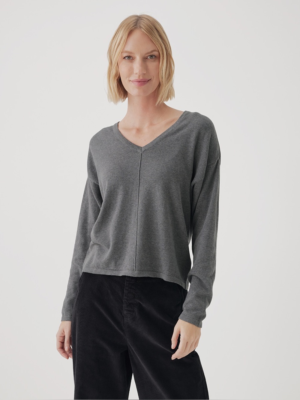 ‼️EUC: Pact Organic Grey Long Sleeve Pullover V-Neck Sweater - M
